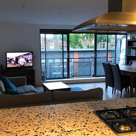 Spacious, Bright And Modern Flat In Holloway Лондон Екстер'єр фото