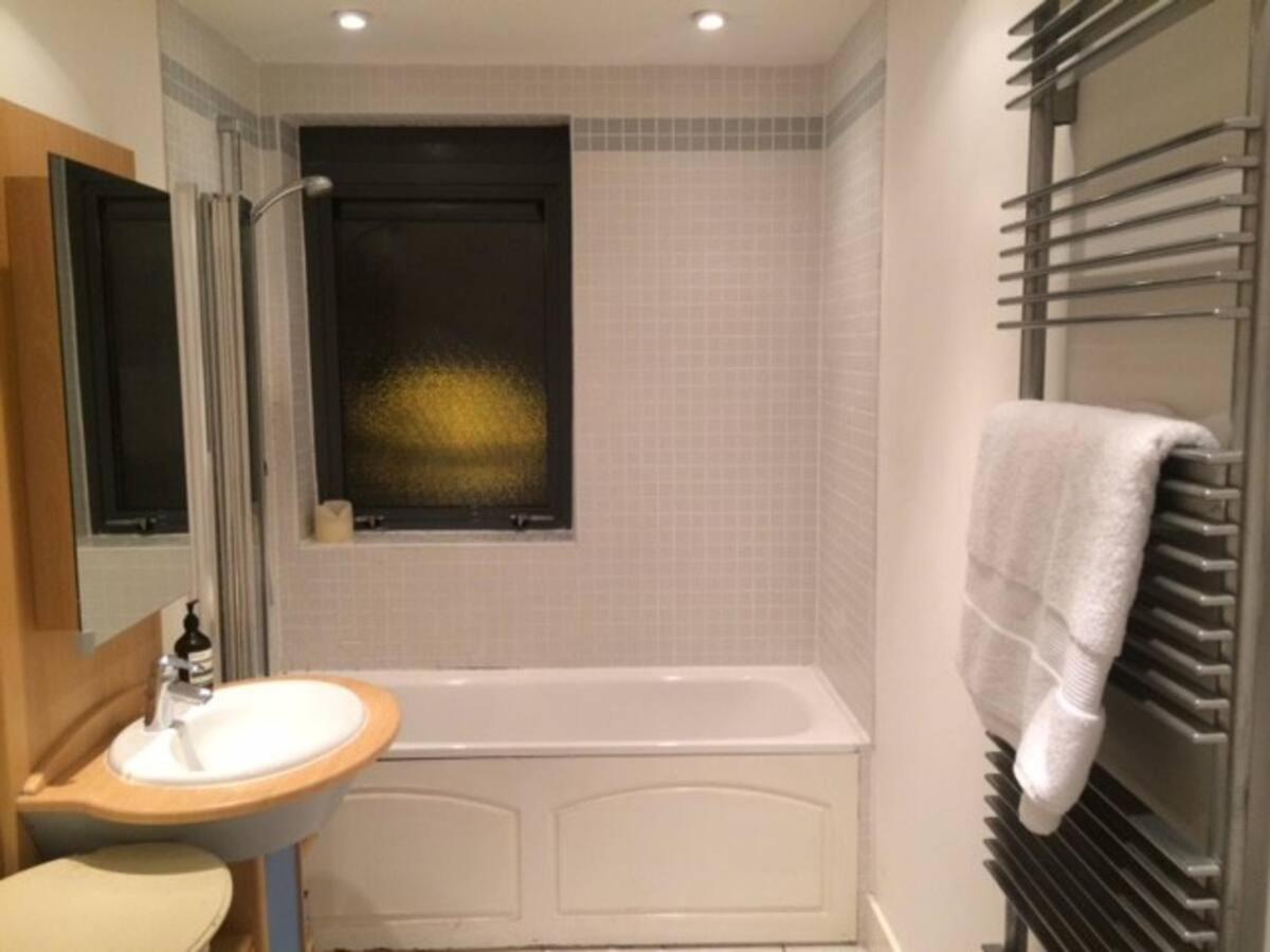 Spacious, Bright And Modern Flat In Holloway Лондон Екстер'єр фото